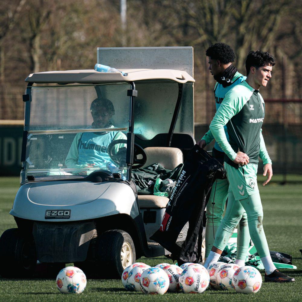 Samuel Mbangula musste die heutige Einheit verletzungsbedingt abbrechen und hat am Donnerstag einen MRT-Termin.