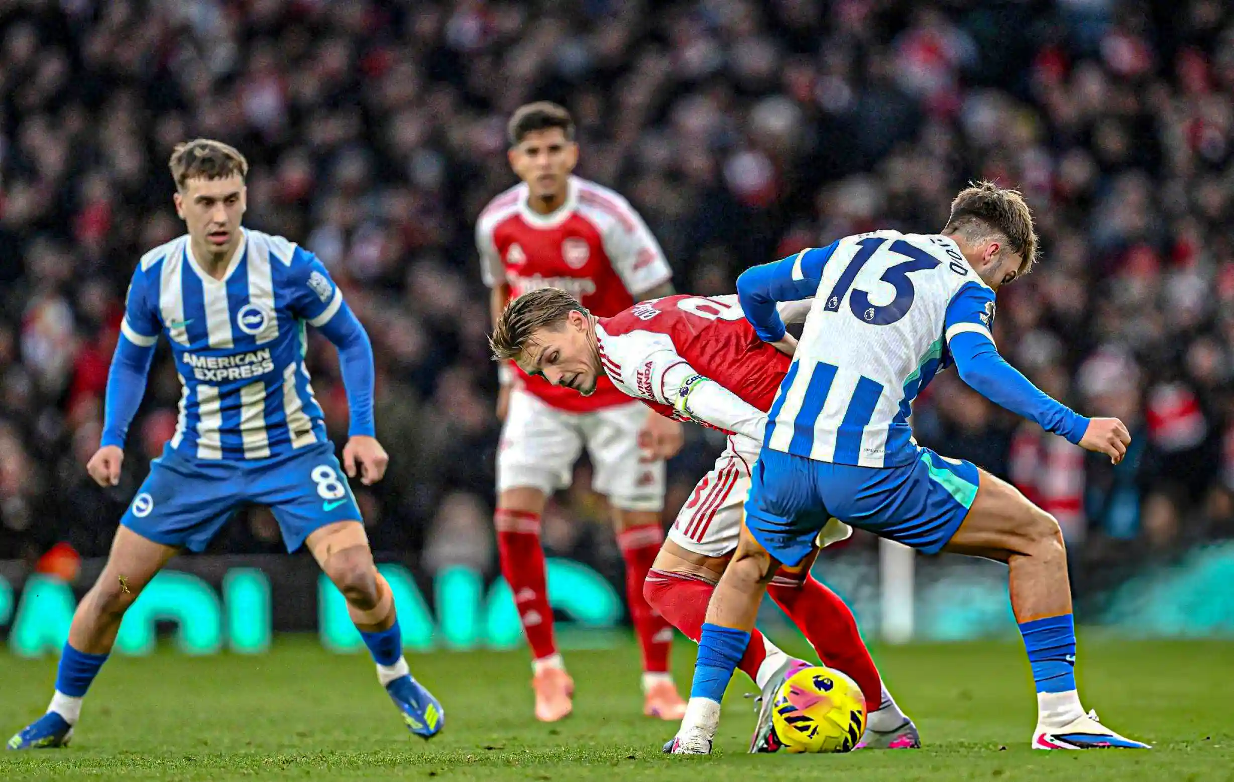 Brighton midfieldr Jack Hinshelwood vs Arsenal captain Martin Odegaard