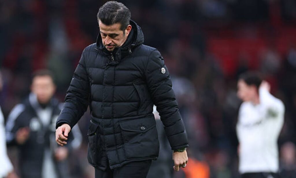 Marco Silva dejected after heartbreaking defeat against Man United