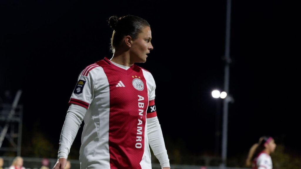 Sherida Spitse na afloop van de Eurojackpot Vrouwen Eredivisiewedstrijd tegen Twente opehartig over gokproblemen: "Veel positieve reacties gekregen"