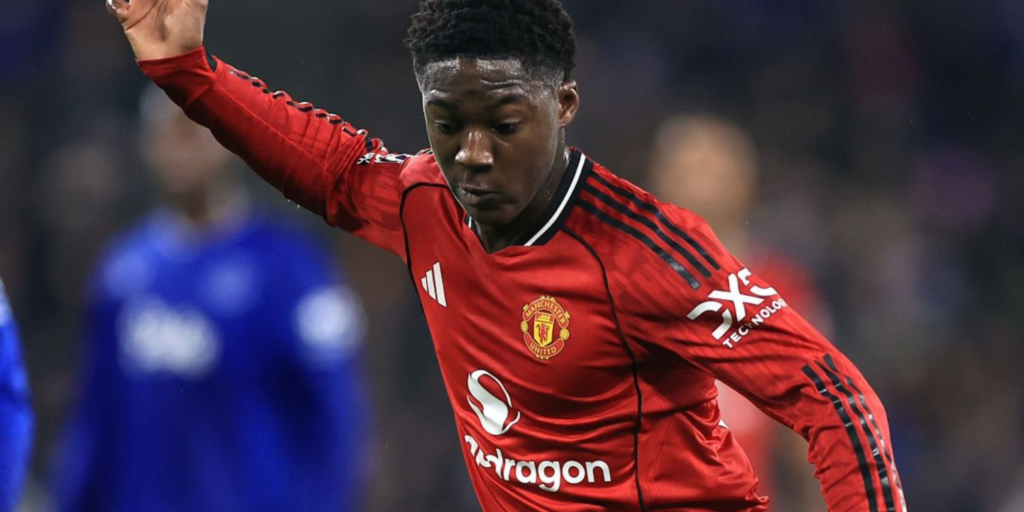 Kobbie Mainoo, Manchester United