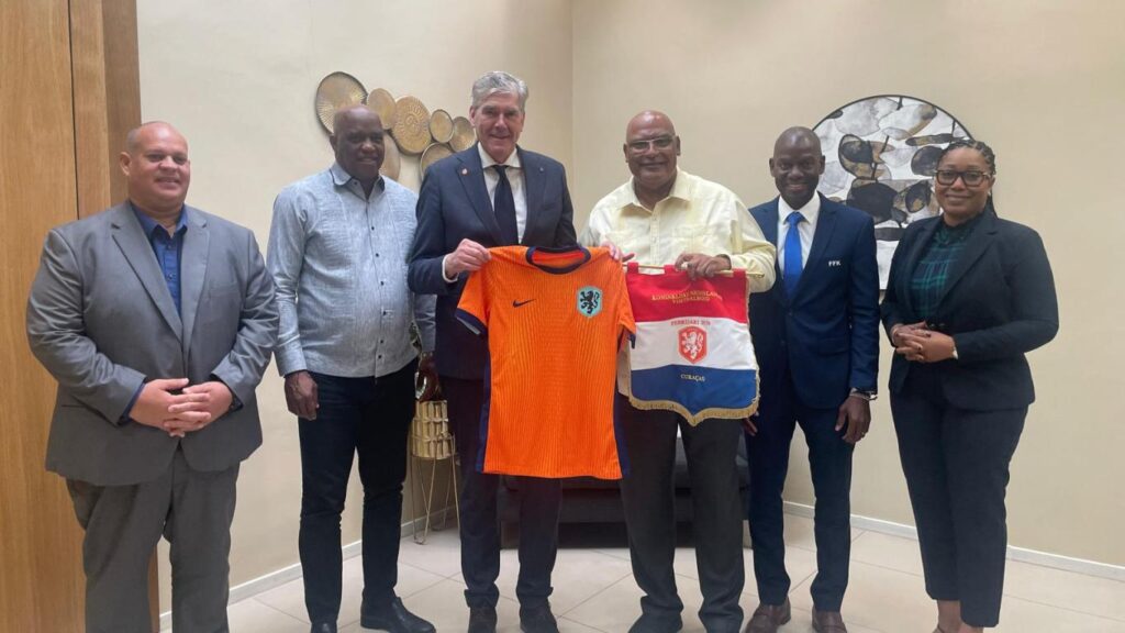 Officieel: KNVB en voetbalbond Curaçao sluiten een samenwerkingsovereenkomst