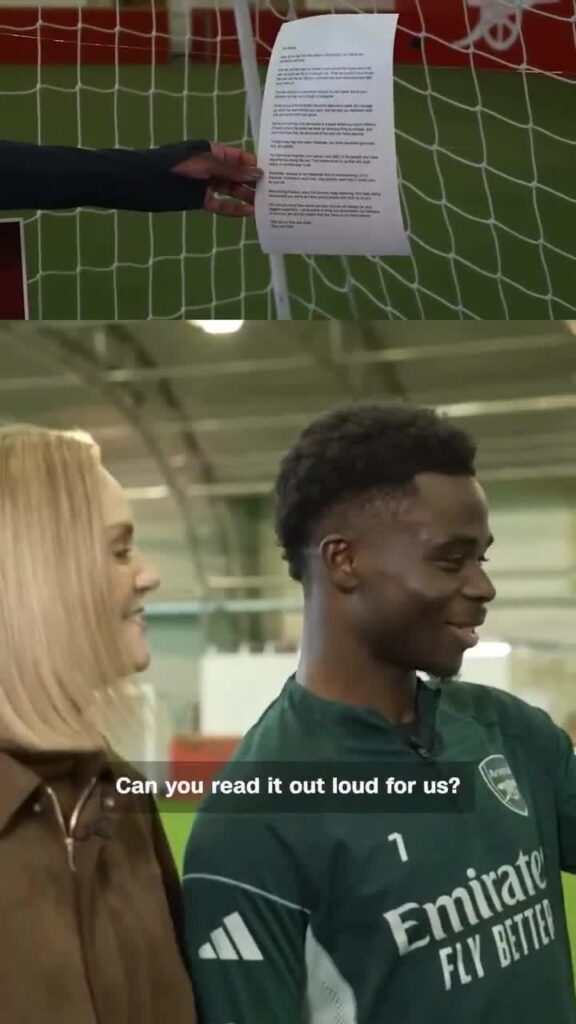 Bukayo Saka reacts to an unseen letter from his mum and dad. Wholesome moment