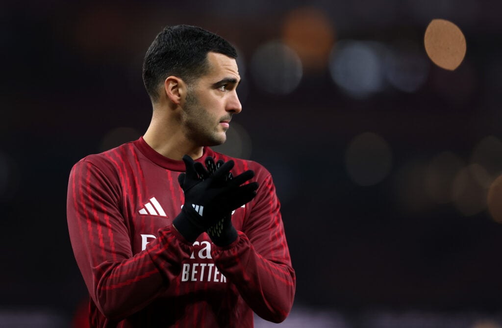 Mikel Merino applauds the fans before an Arsenal game