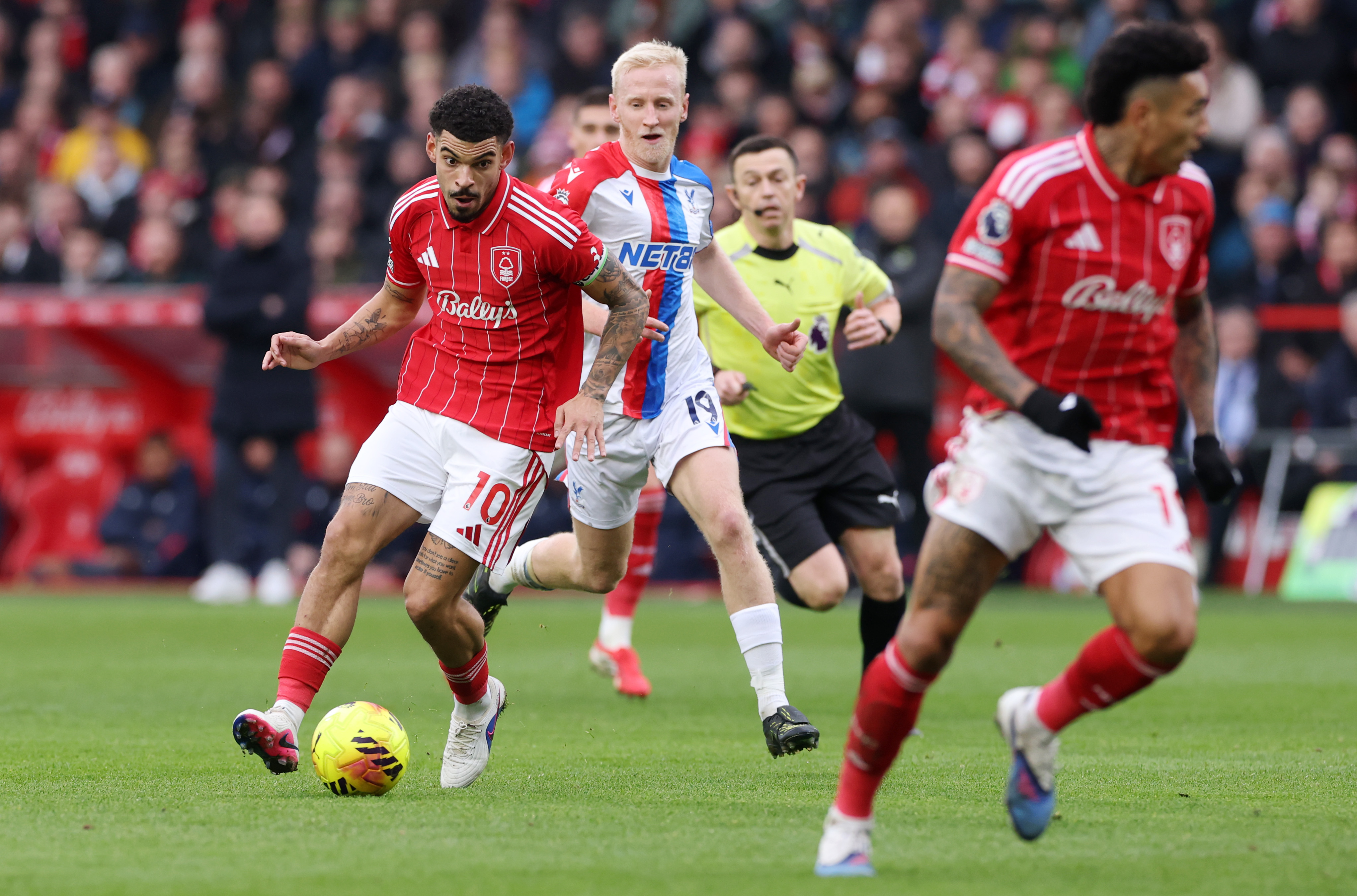 Morgan Gibbs-White plays the ball while in action vs Crystal Palace. 