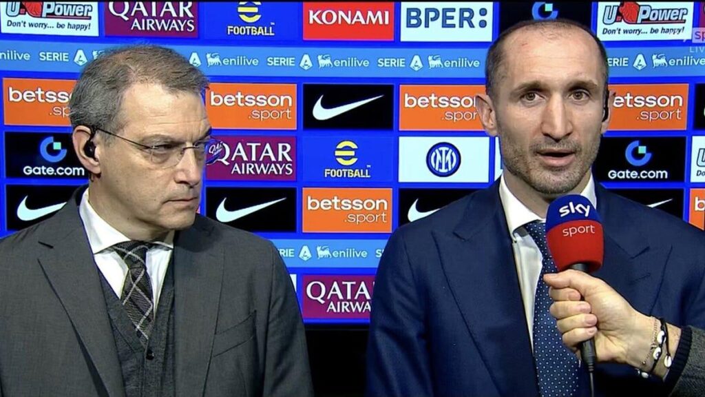 Ricordate Ceccarini-Ronaldo, Orsato-Pjanic, Calvarese-Cuadrado e tutti gli Inter-Juventus con scasso del regolamento? Beh, ieri un arbitro ha danneggiato la Juventus ed è venuto giù il mondo