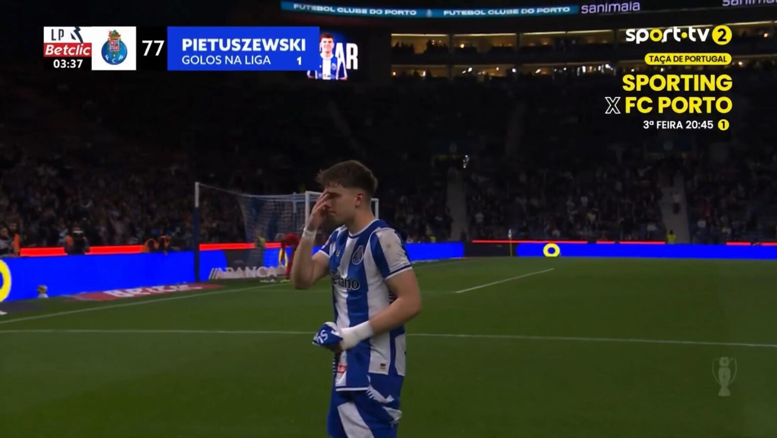 Fc Porto [1] - 0 Arouca - Oskar Pietuszewski 1’