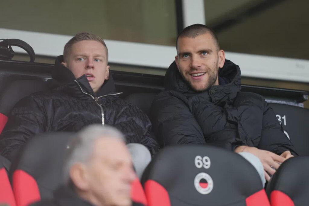 Maher Carrizo, Maarten Paes are not yet eligible to play when Ajax face AZ on Sunday. Oleksandr Zinchenko CAN play