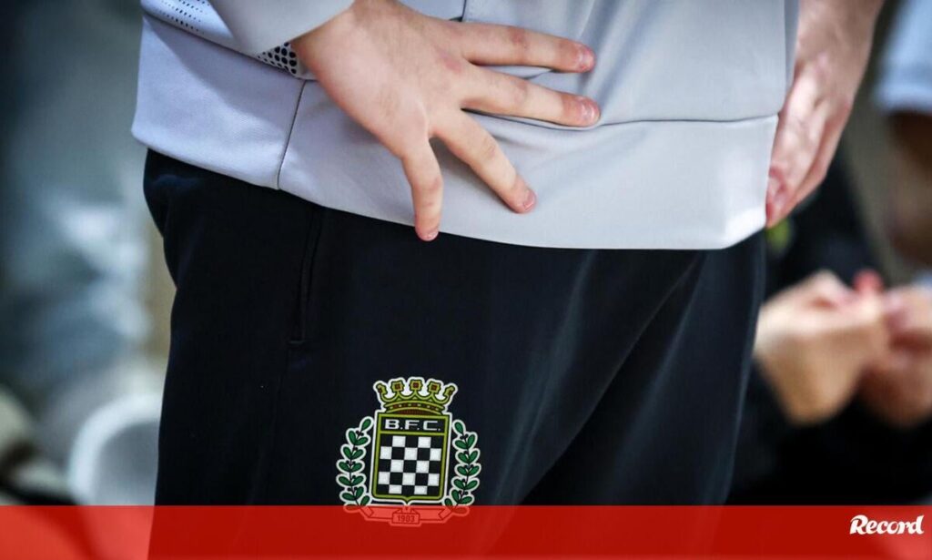 O secretário da Mesa da AG dá entrevistas como Presidente da Mesa ao Record. Enquanto isso, o "Presidente" eleito continua calado.