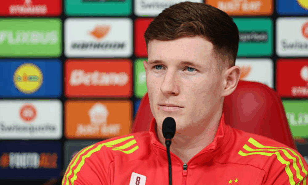 Elliot Anderson plays down Manchester United links, says he is ‘trying to give everything for Nottingham Forest’ Elliot Anderson plays down Manchester United links, says he is ‘trying to give everything for Nottingham Forest’