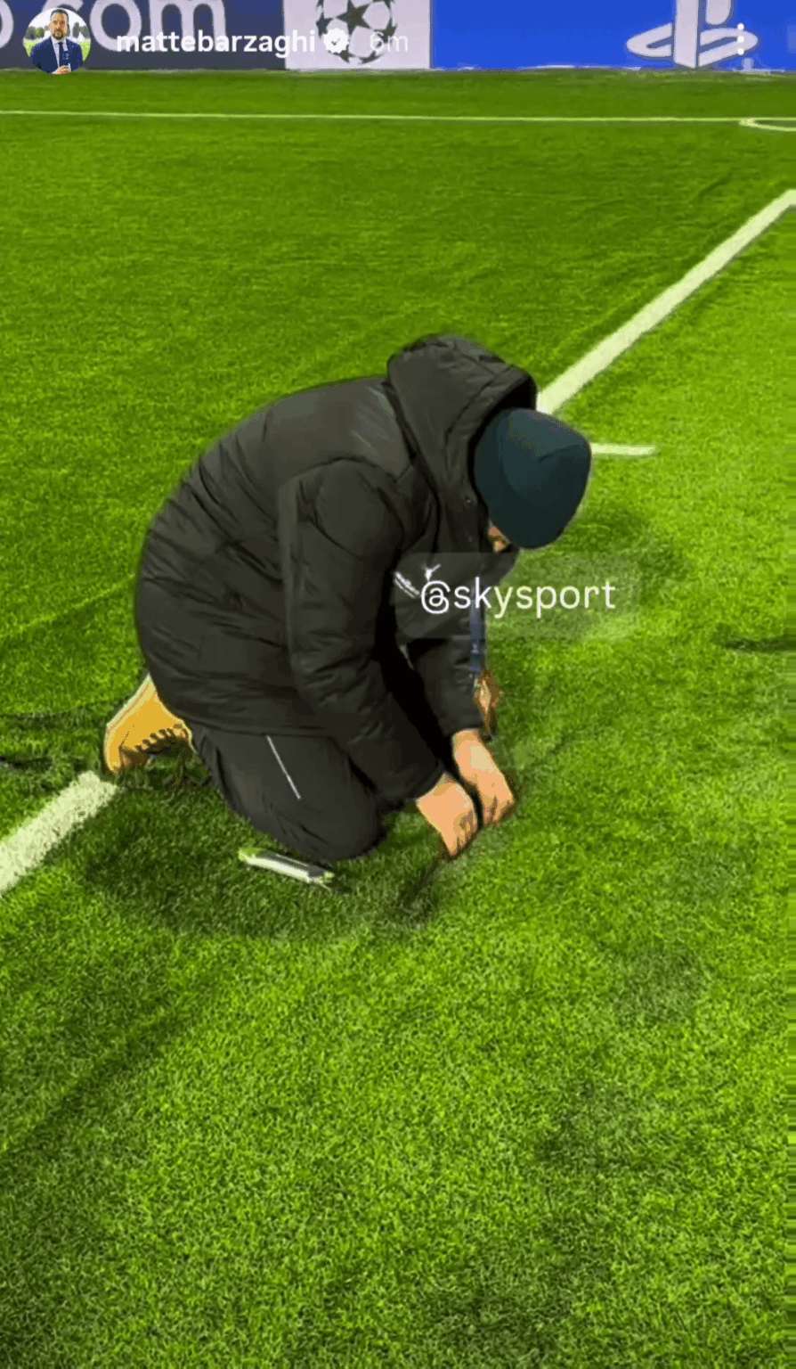 [Barzaghi on IG, Sky Sport Italia] Bodø/Glimt-Inter, the staff are still working to fix the pitch after it was pulled from the ground by the machines used to remove the snow.