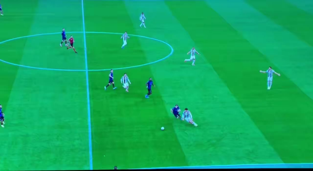 Barella throwing his usual, violent, childish tantrum at the referee and not getting booked (as by Serie A tradition)