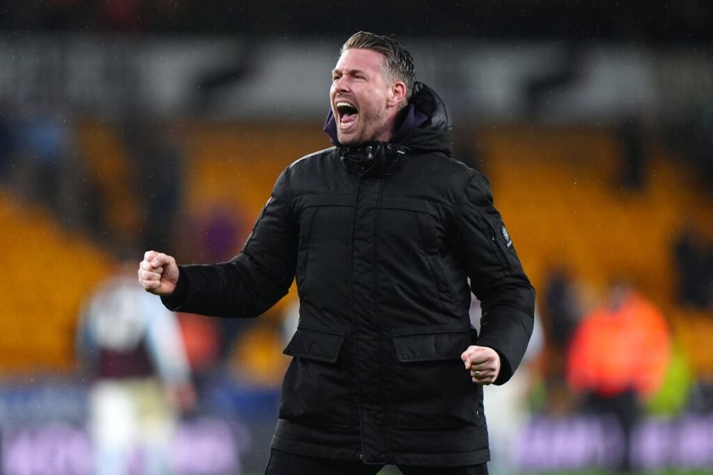 Rob Edwards understands significance of avoiding being worst Premier League team Rob Edwards understands significance of avoiding being worst Premier League team