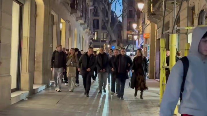 Hansi Flick has arrived at Joan Laporta's presentation of his book ‘Així hem salvat el Barça’ (This is how we saved Barça).