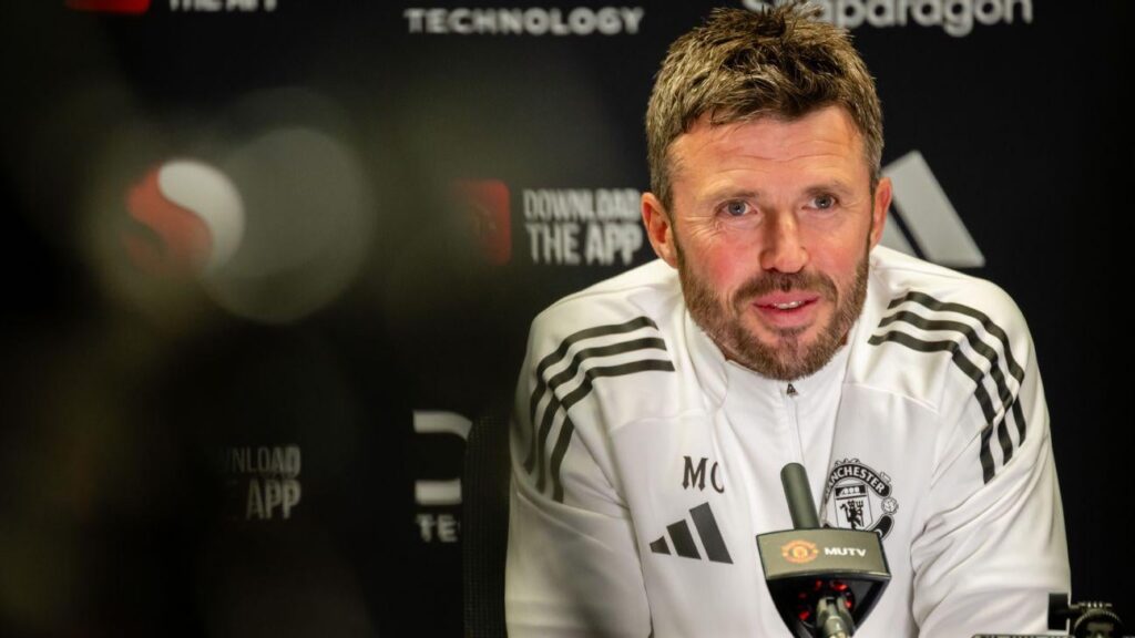 Man United haircut fan 'won't go in the team talk' - Michael Carrick