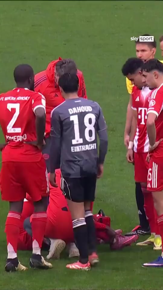 Alphonso Davies suffers muscle injury against Eintracht Frankfurt