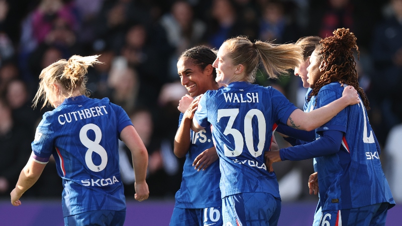 Chelsea pass Manchester United test to book quarter-final spot