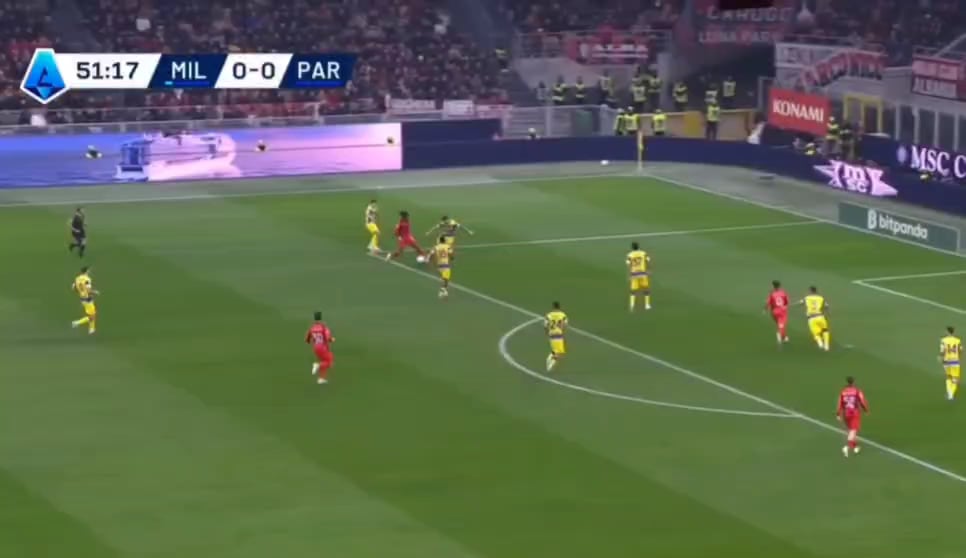 Rafa Leao simulates looking for a penalty and then physically attacks Parma player, gets away with just a yellow card