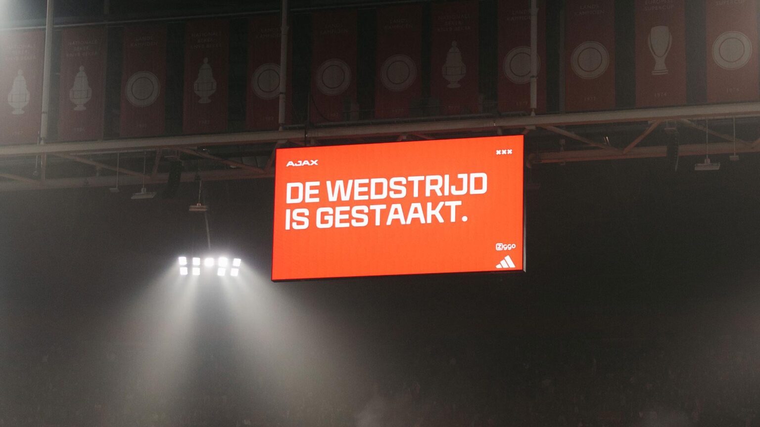 Ajax has agreed to a settlement proposal of an unconditional penalty for F-Side setting off fireworks during the home game against FC Groningen. As punishment, the F-Side will remain empty against Sparta on 14 March