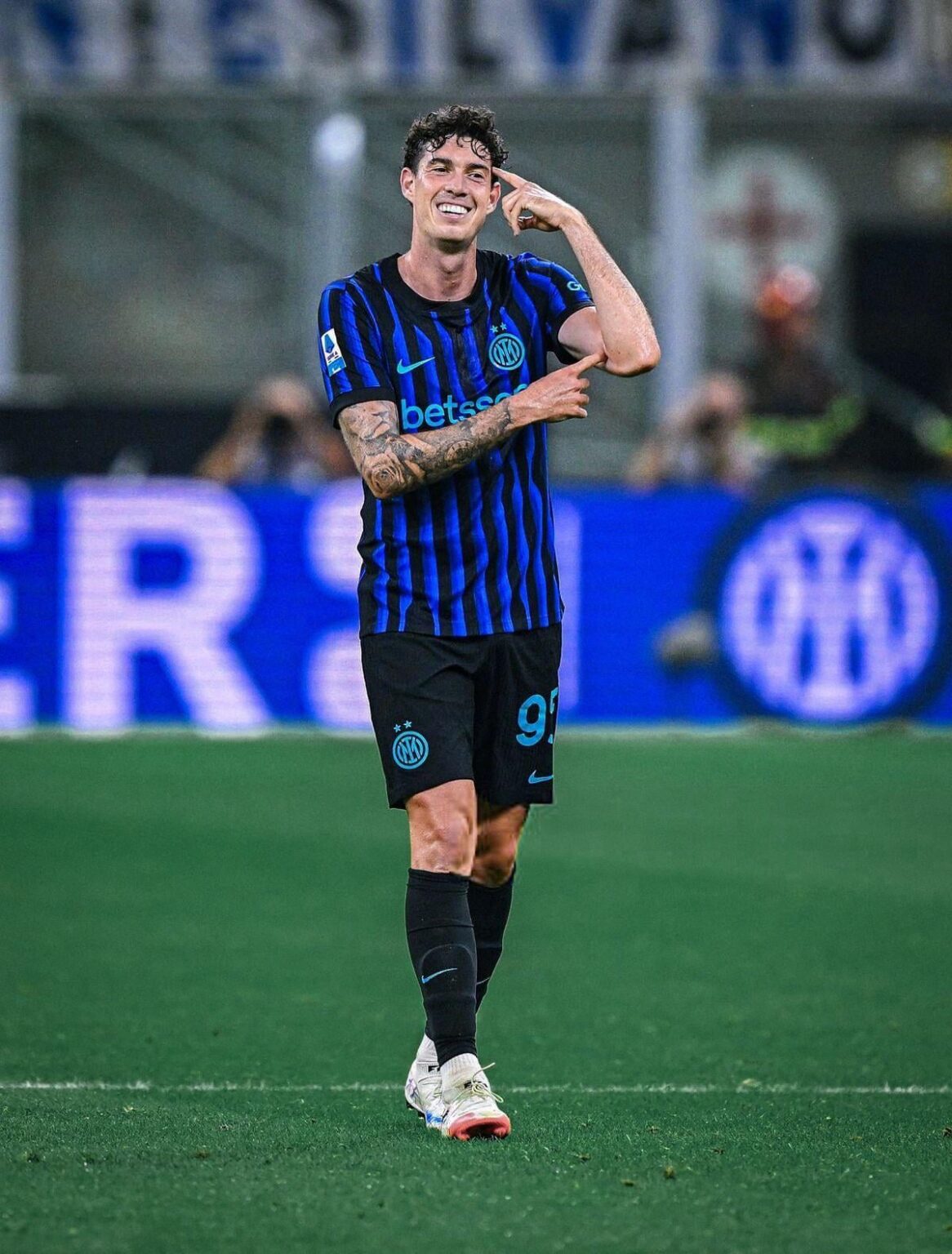 Did Chiellini ever apologize for diving? Did Del Piero? Of course not, and no one pressured them. Yet after Rocchi’s comments, the media pushed Bastoni to apologize. The campaign against Inter in Italy is obvious and nothing new. A real stain on Italian football.