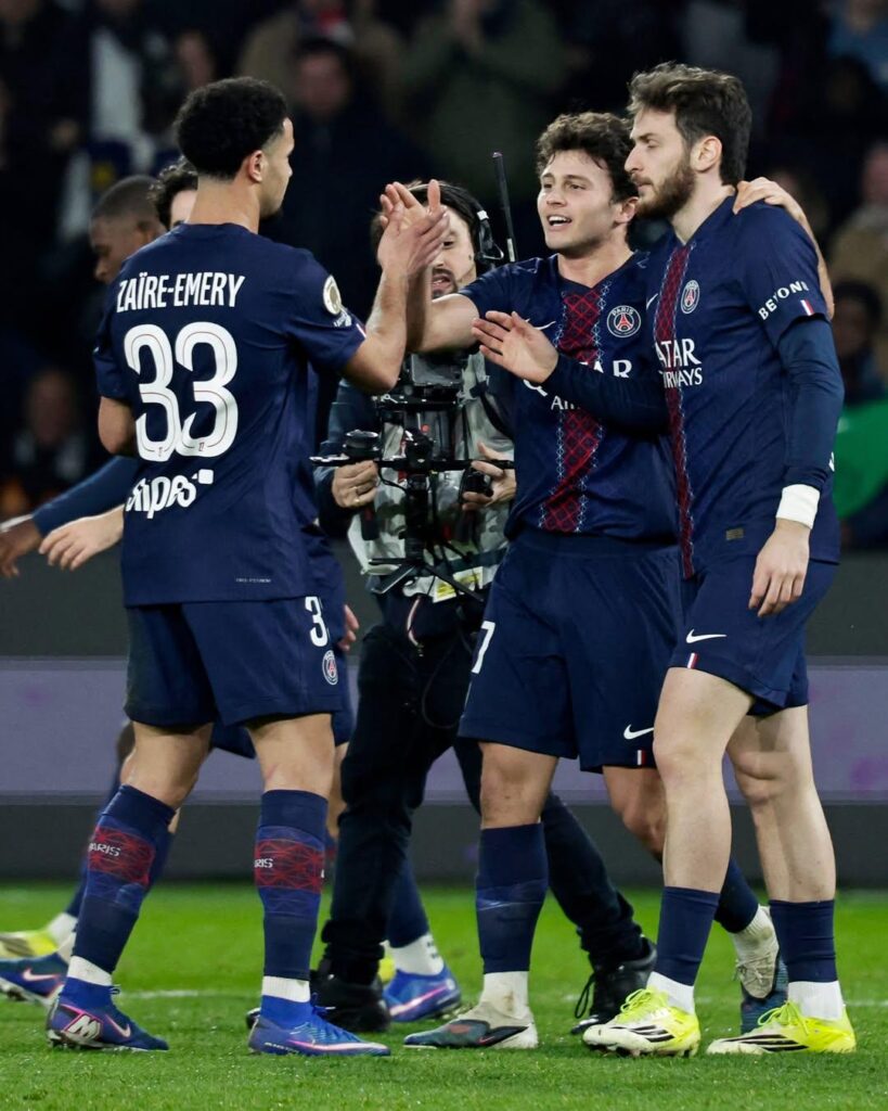 PSG thrash Marseille 5-0 in Le Classique to retake top spot in Ligue 1 over Lens 🔝