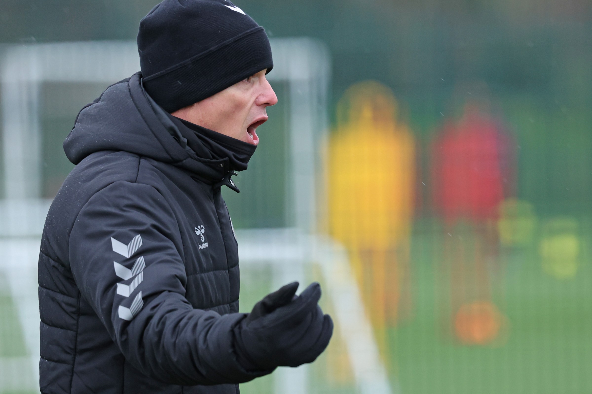 SUNDERLAND, ENGLAND - JANUARY 29: Head Coach Regis Le Bris shouts instruction during a training session at The Academy of Light on January 29, 2026 in Sunderland, England. (Photo by Ian Horrocks/Sunderland AFC via Getty Images)