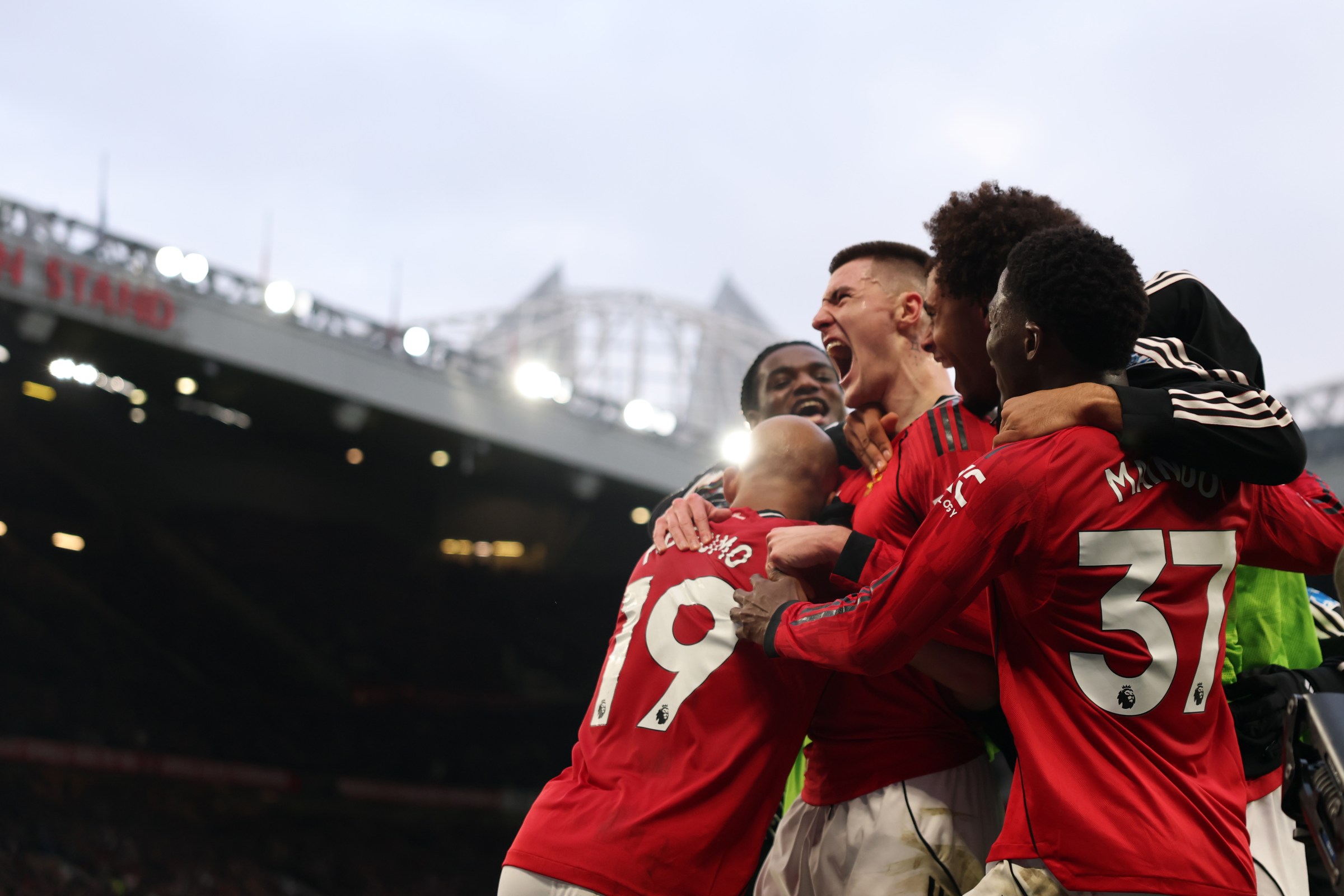 MANCHESTER, ENGLAND - FEBRUARY 01: Benjamin Sesko of Manchester United celebrates scoring his team’s third goal with teammates during the Premier League match between Manchester United and Fulham at Old Trafford on February 01, 2026 in Manchester, England. (Photo by Carl Recine/Getty Images)