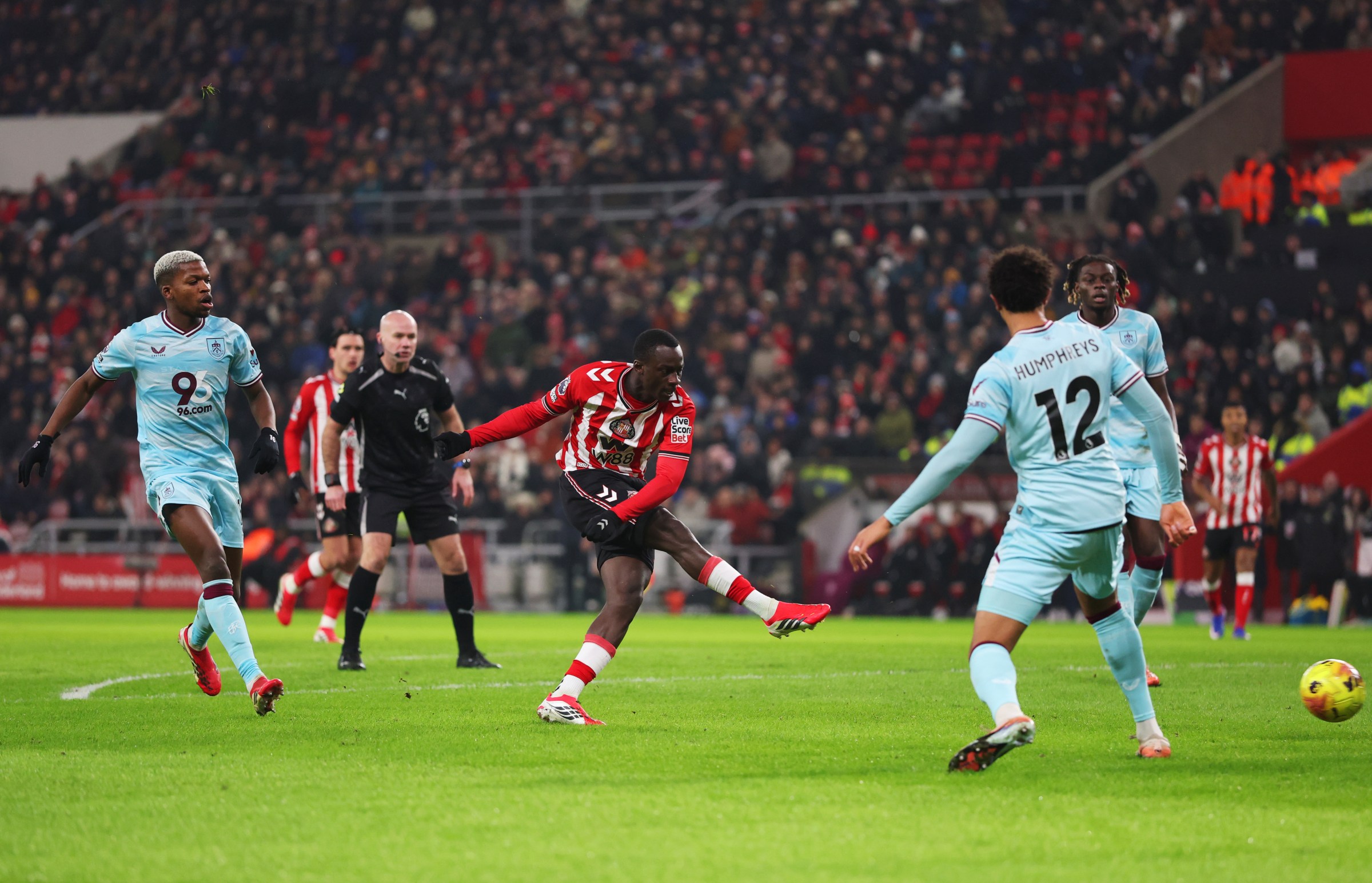 SUNDERLAND, ENGLAND - FEBRUARY 02: Habib Diarra of Sunderland scores his team’s first goal during the Premier League match between Sunderland and Burnley at Stadium of Light on February 02, 2026 in Sunderland, England. (Photo by Stu Forster/Getty Images)