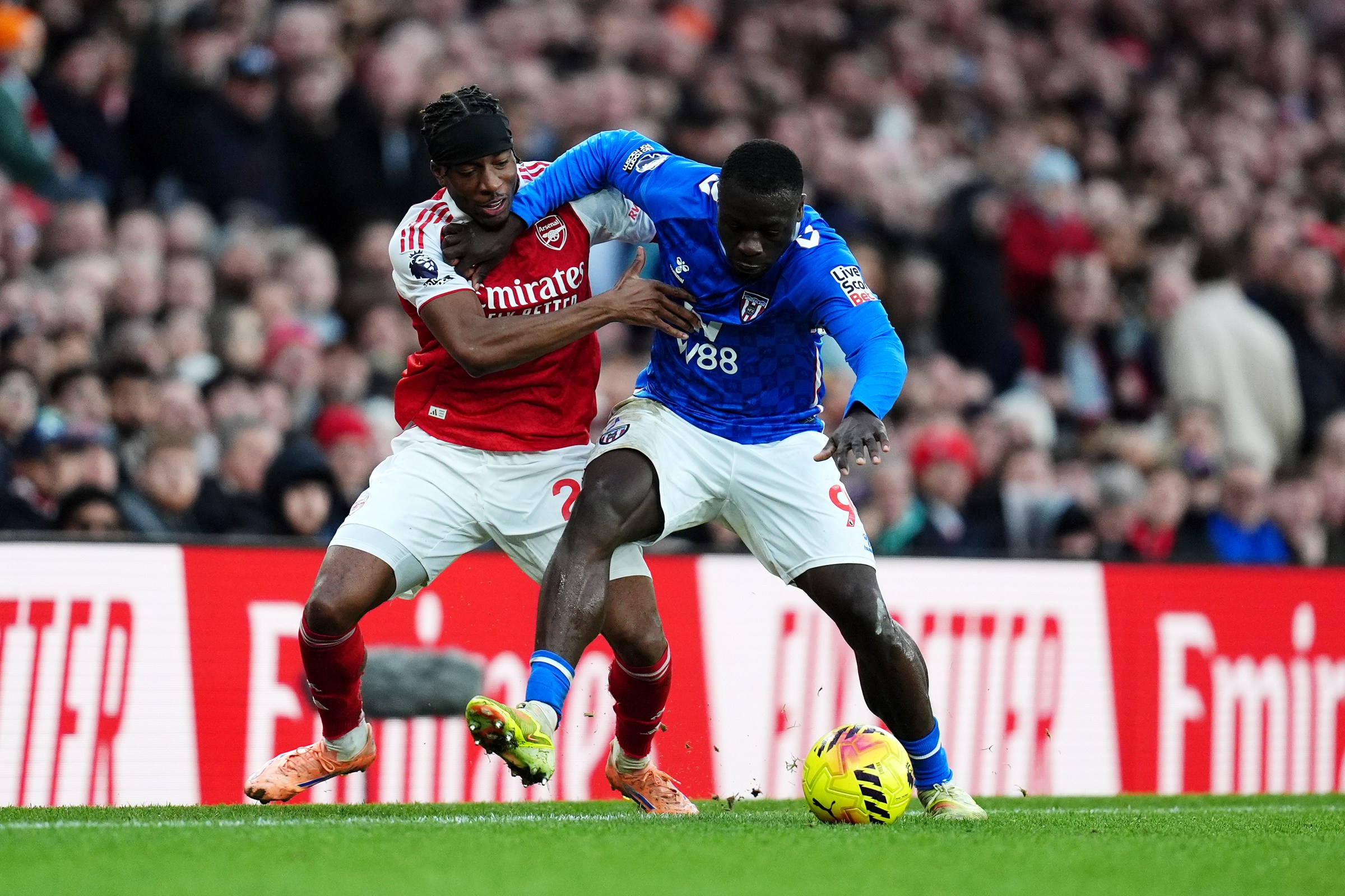 Sunderland’s Brian Brobbey (left) and Arsenal’s Noni Madueke battle for the ball during the Premier League match at the Emirates Stadium, London. Picture date: Saturday February 7, 2026. (Photo by John Walton/PA Images via Getty Images)