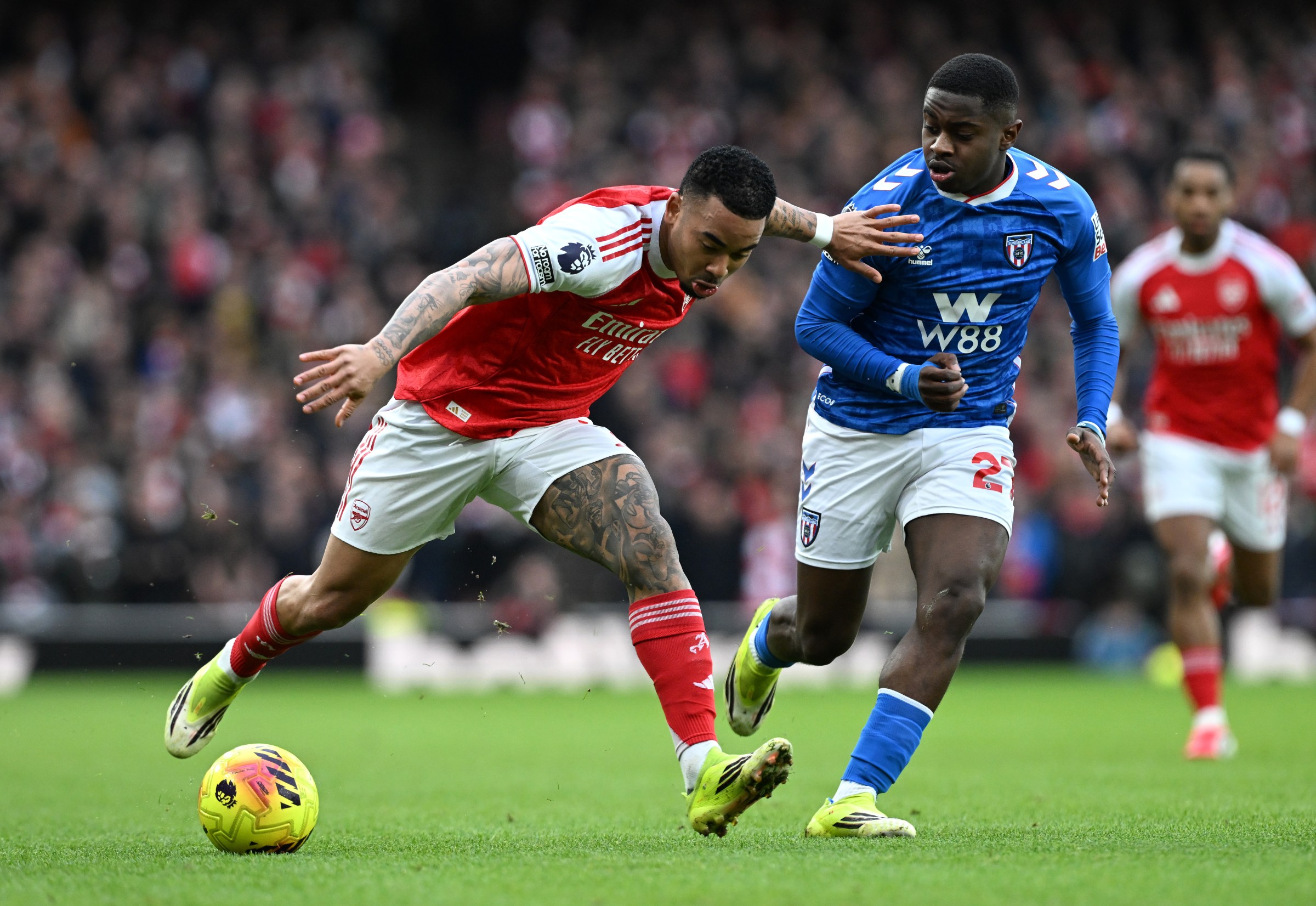LONDON, ENGLAND - FEBRUARY 07: Gabriel Jesus of Arsenal battles for possession with Noah Sadiki of Sunderland during the Premier League match between Arsenal and Sunderland at Emirates Stadium on February 07, 2026 in London, England. (Photo by Stuart MacFarlane/Arsenal FC via Getty Images)