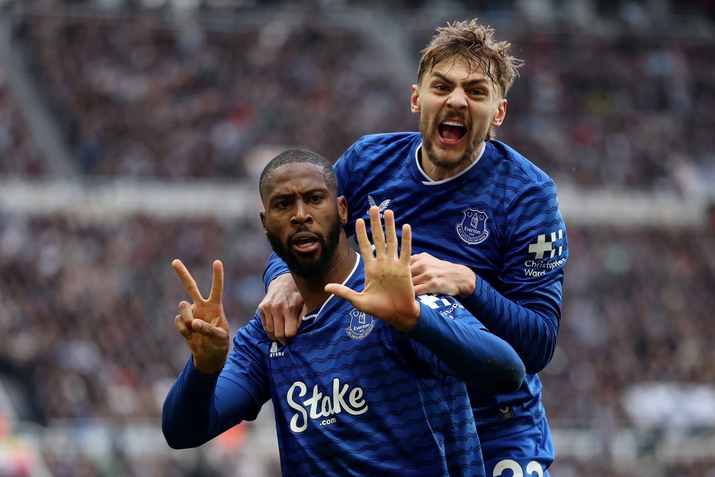 Beto of Everton celebrates scoring. (Getty Images)