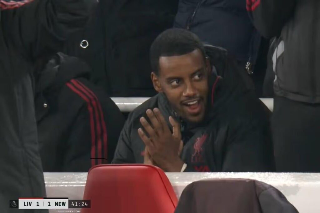 Isak after watching Ekitike score last night 🐀