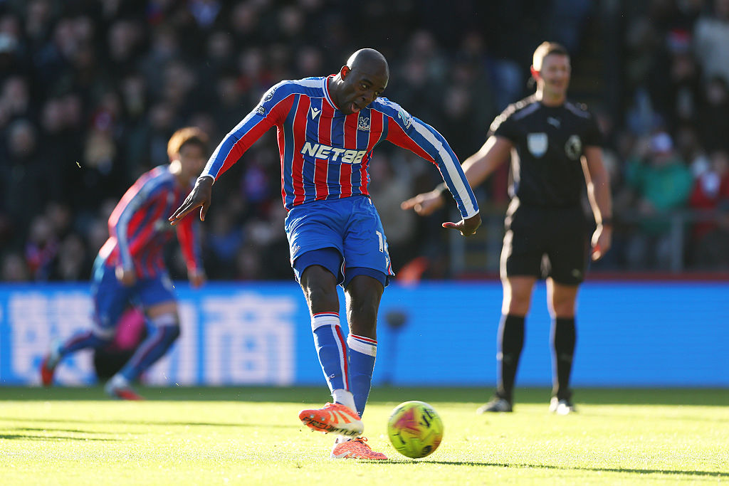 LONDON, ENGLAND - NOVEMBER 30: Jean-Philippe Mateta of Crystal Palace scores his team's first goal from the penalty spot during the Premier League match between Crystal Palace and Manchester United at Selhurst Park on November 30, 2025 in London, England. (Photo by Julian Finney/Getty Images)