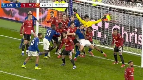 Kobbie Mainoo's Instagram story showing Everton's players putting pressure on Man United goalkeeper Senne Lammens