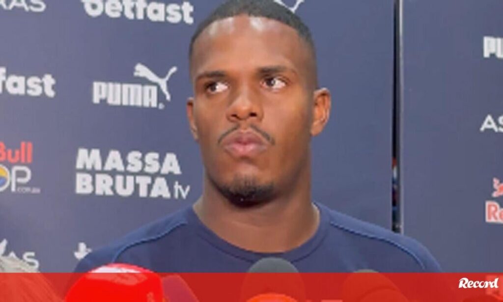 Jogador emprestado pelo Benfica ao Bragantino com multa pesada por comentários machistas