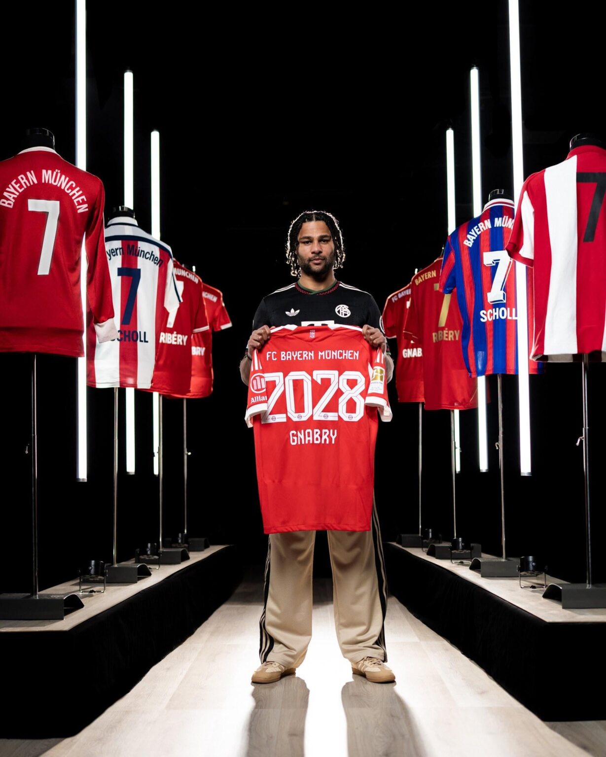 Gnabry extends his contract