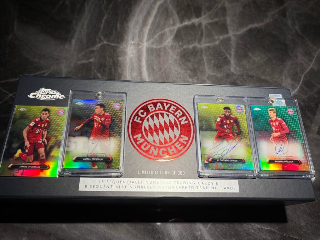 I though it might be worth a share. Opened a highly limited FC Bayern Topps set (limited to 200 pcs.)