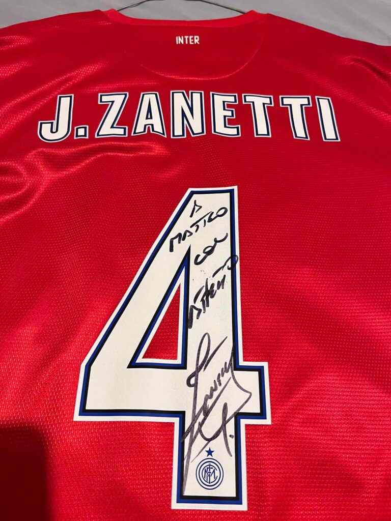 Maglia con dedica del CAPITANO
