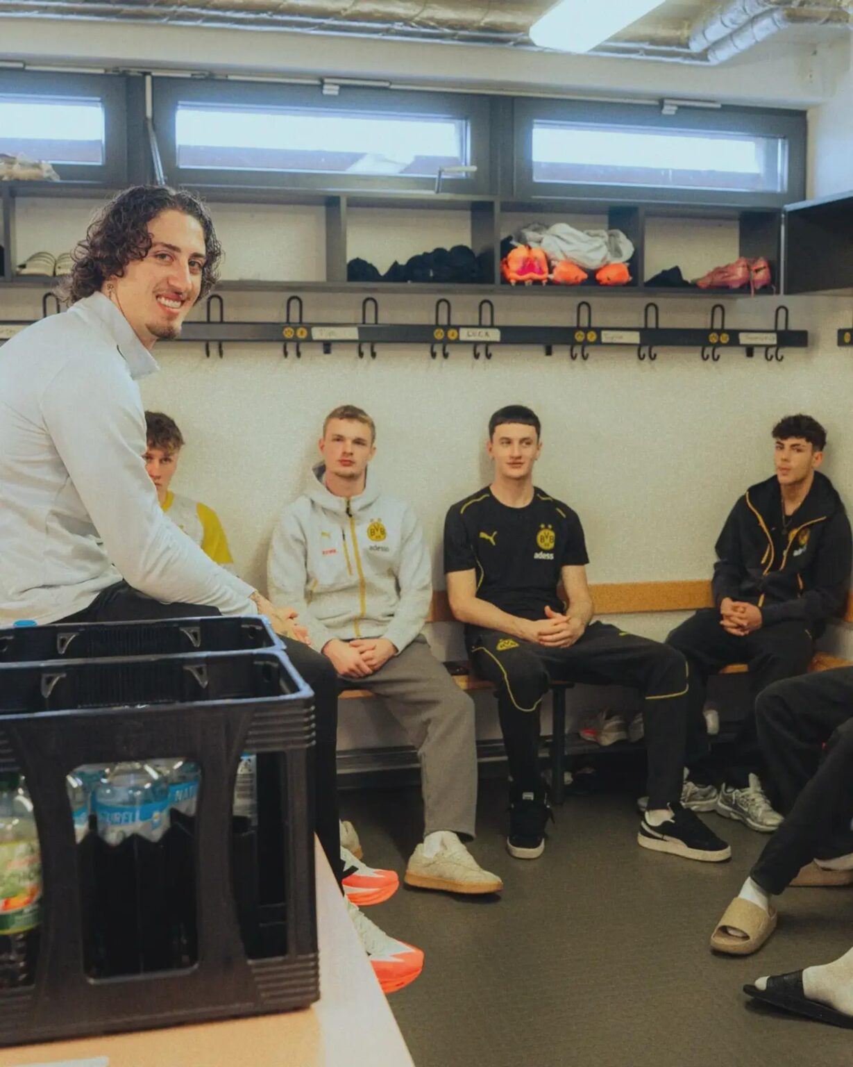 Fabio supporting the U19 squad before their match