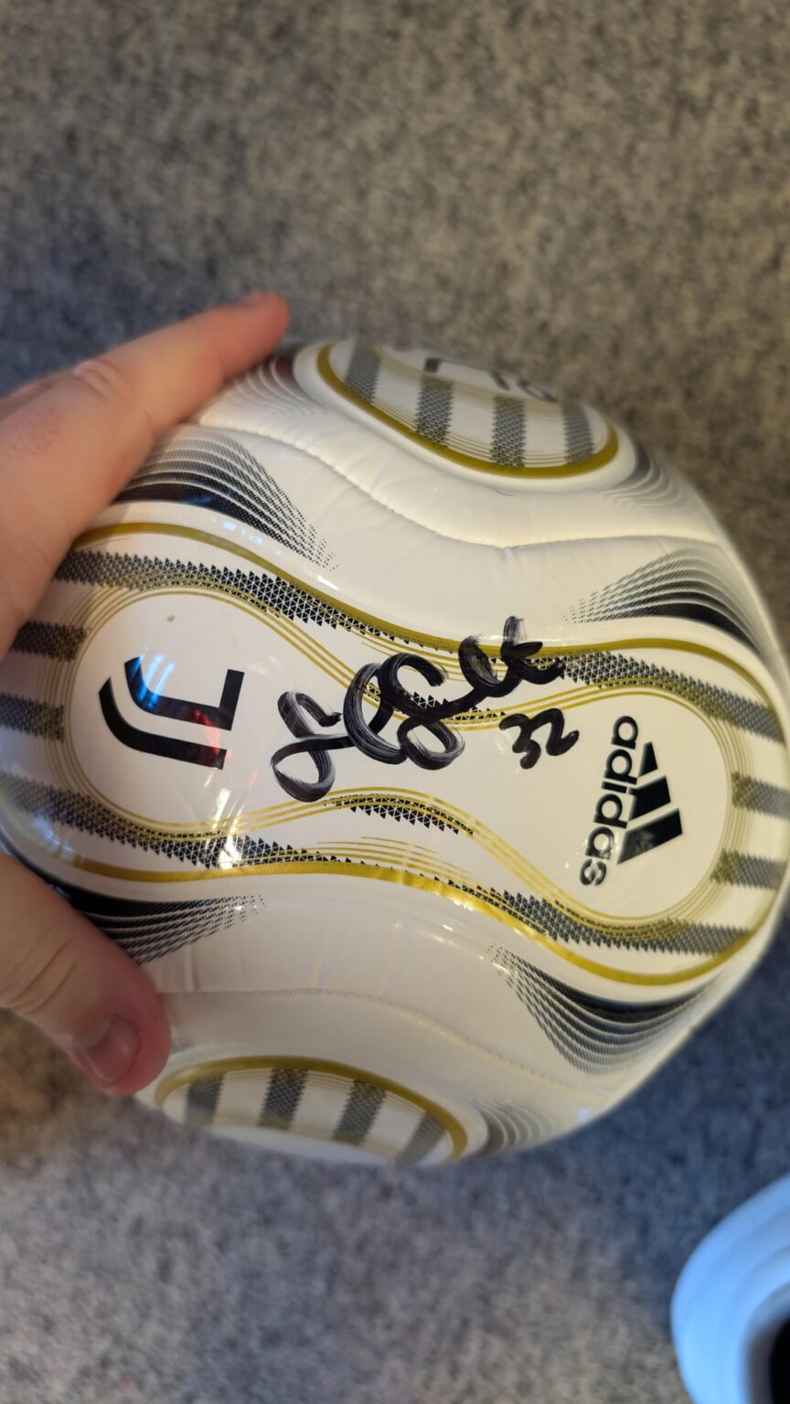 Juventus players signature identifier?