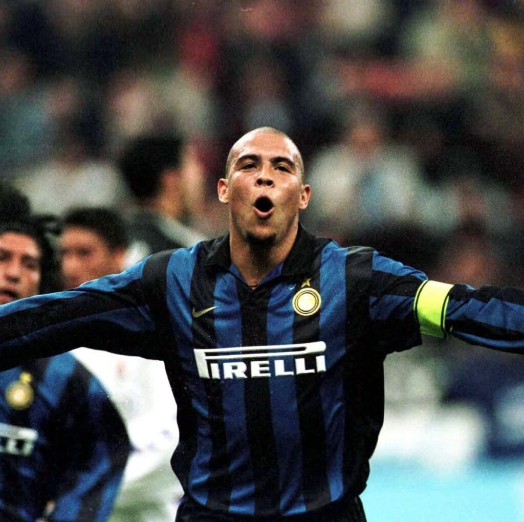 [Sky] A high-profile appearance this evening at the Meazza will feature Ronaldo and Christian Vieri, both of whom will receive awards before the match.