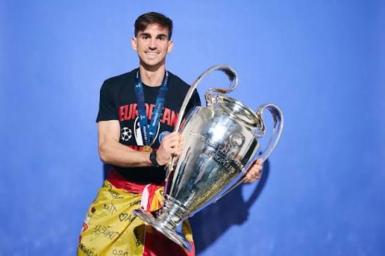 Fabian Ruiz has been out since January 20th and is out for at least 2 more weeks. What's up with that?