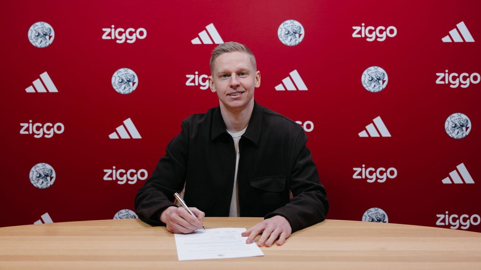 Official: Ajax signs Oleksandr Zinchenko