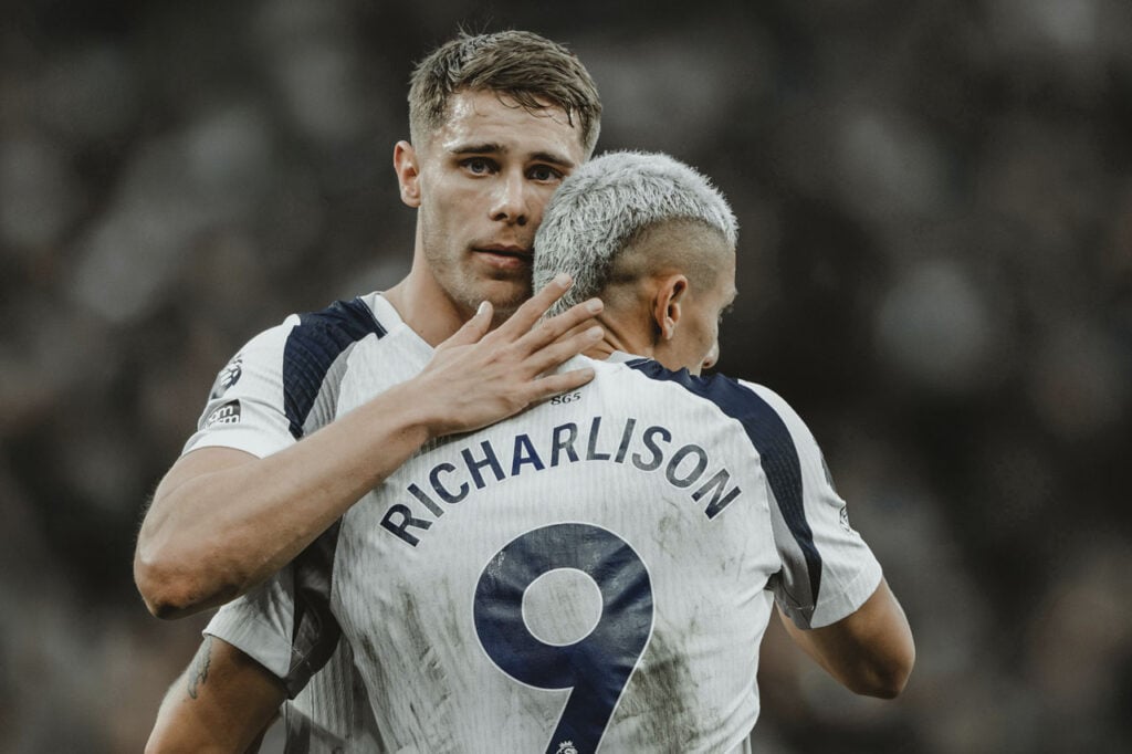 Micky van de Ven Richarlison Tottenham