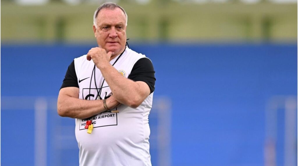 Deutschlands WM-Gegner tauscht Trainer: Dick Advocaat wird nicht mit Curaçao zur Weltmeisterschaft in diesem Sommer fahren. Wie der 78-Jährige bekanntgab, tritt er aufgrund gesundheitlicher Probleme seiner Tochter sofort als Nationaltrainer der Karibikinsel zurück. Ex-Schalker Rutten übernimmt.