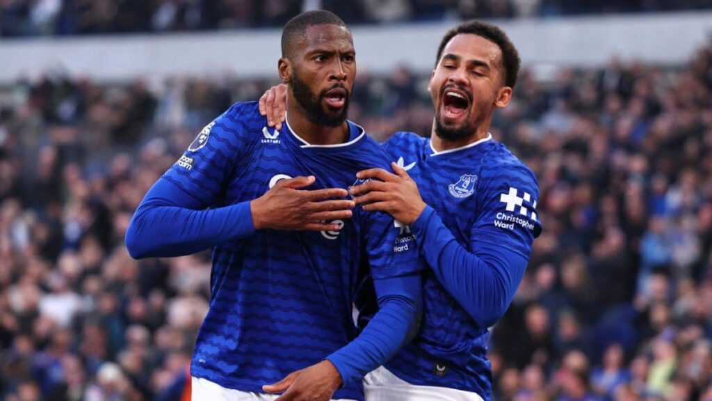 Everton plot £100m summer war chest as Moyes targets three key transfers