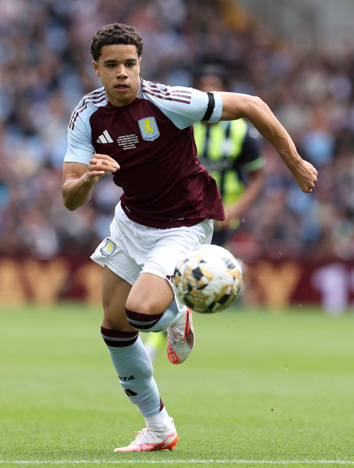 Bradley Burrowes of Aston Villa runs with the ball during the The FA Youth Cup Final match between Aston Villa and Manchester City at Villa Park