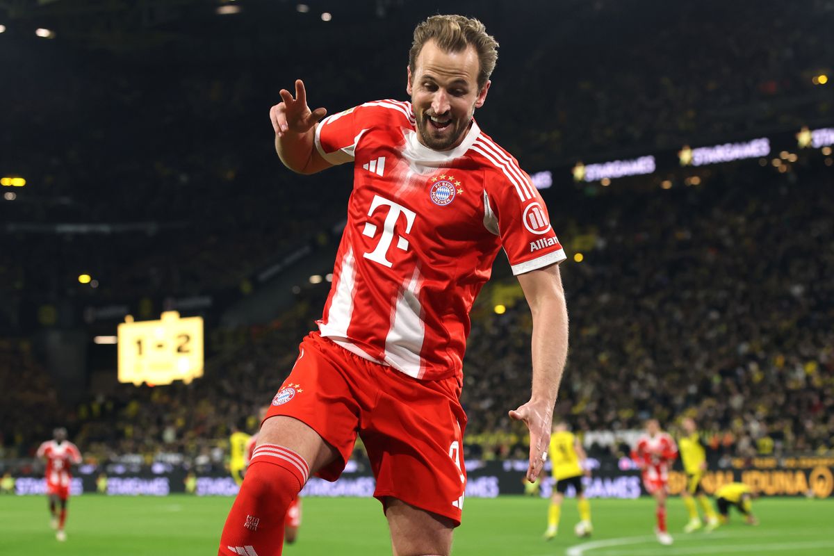 Harry Kane of FC Bayern Munich celebrates