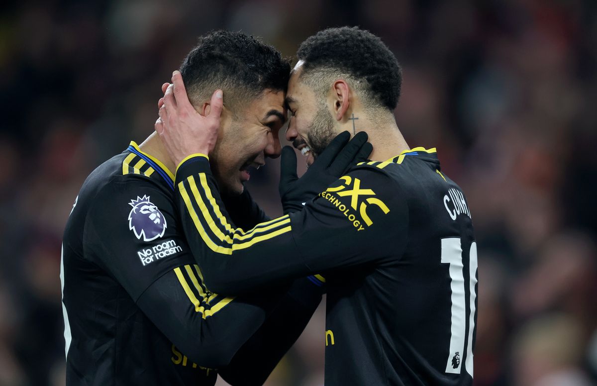 Manchester United duo Casemiro and Matheus Cunha celebrate 