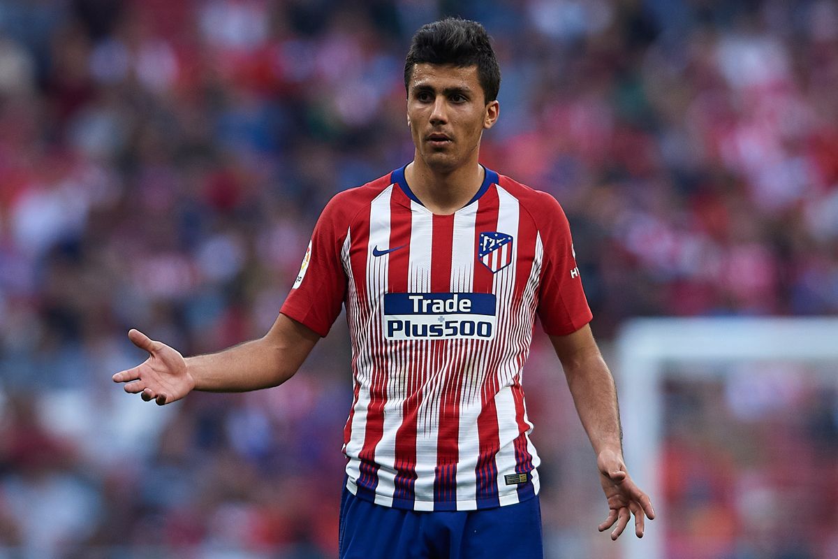 Rodri looks on during an Atletico Madrid game